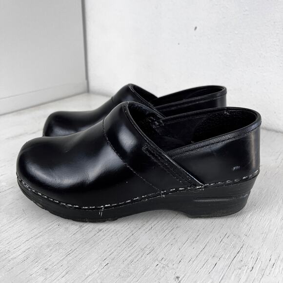 Dansko professional shiny black slip on clogs size 36 US size 6.5 - Picture 1 of 13